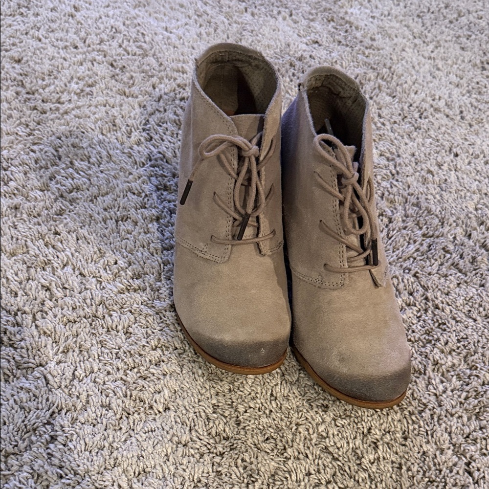 Toms Women's Suede Ankle Boots - tan/beige